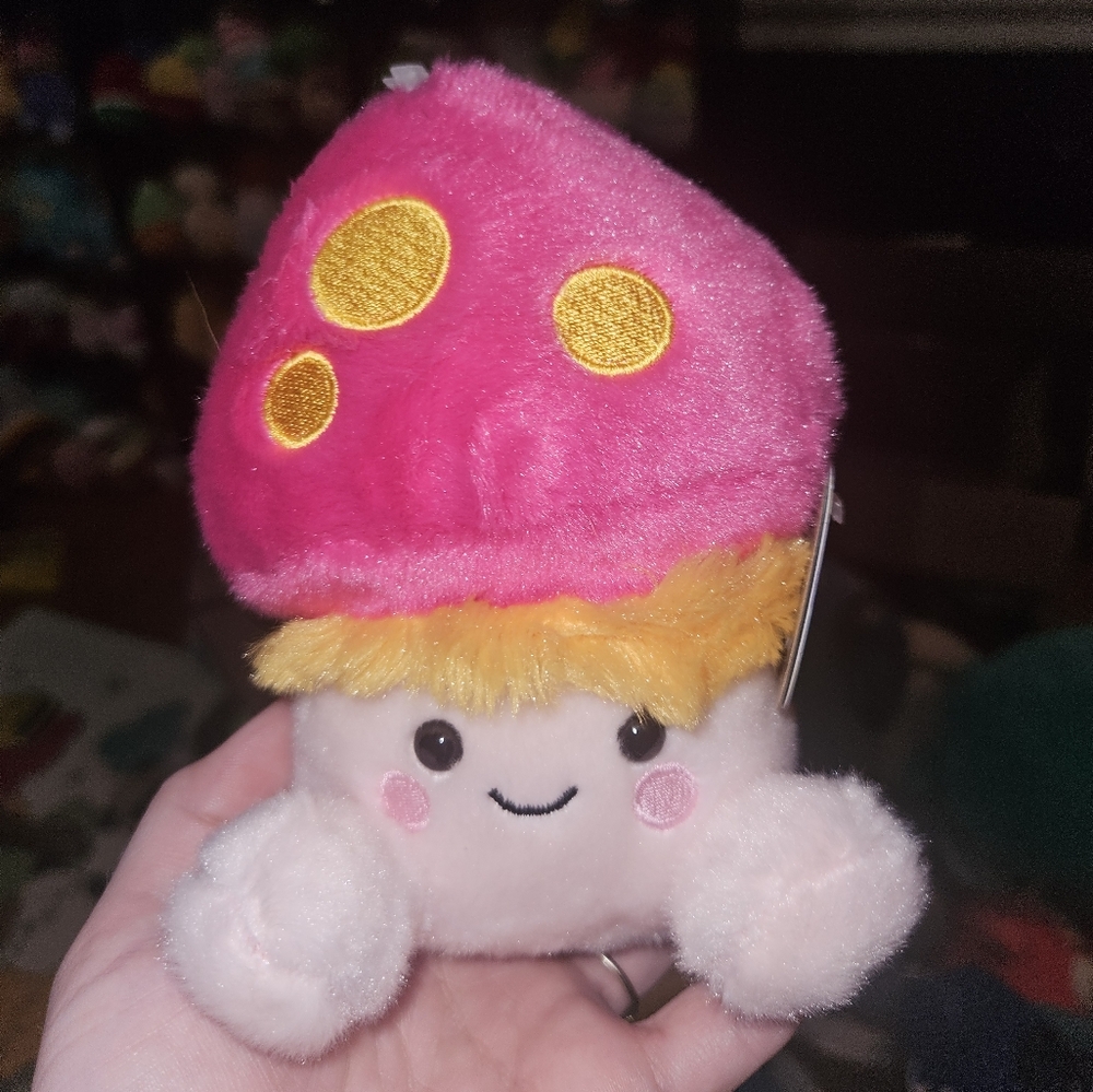 NWT Palm Pals Favio Fluffy Mushroom 🍄 5" Whimsical Plush